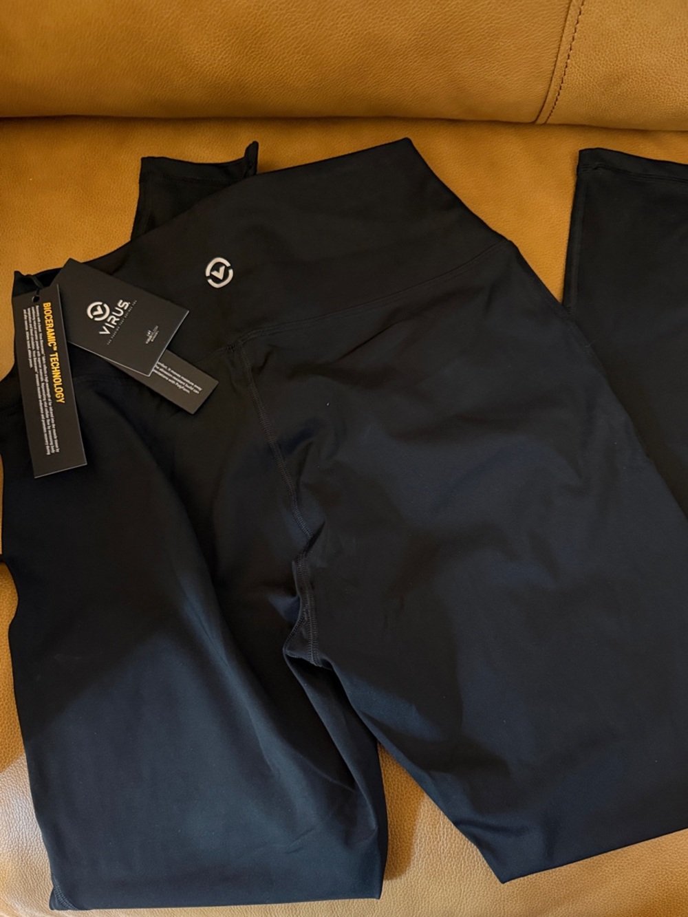 Virus Última 7/8 Black High-Waist